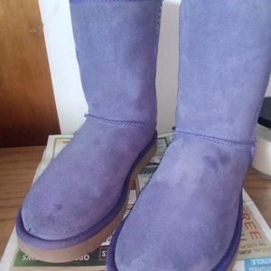 UGG CLASSIC SHORT PURPLE W/SILVER STUD DESIGN SOLD OUT ON UGG.COM